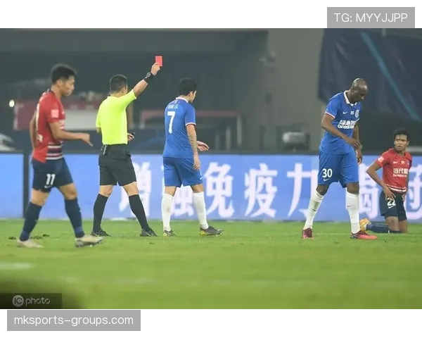 禁赛规则：黄牌累计、直接红牌与停赛生效条件解析