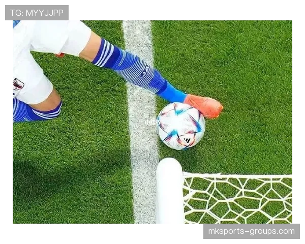 界外判定要点：球何时全出界及最后接触者决定掷界外球