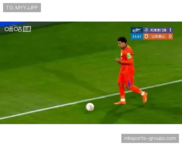 克雷桑一拿球就亮灯，山东泰山进攻却越踢越单薄，核心依赖加剧战术失衡