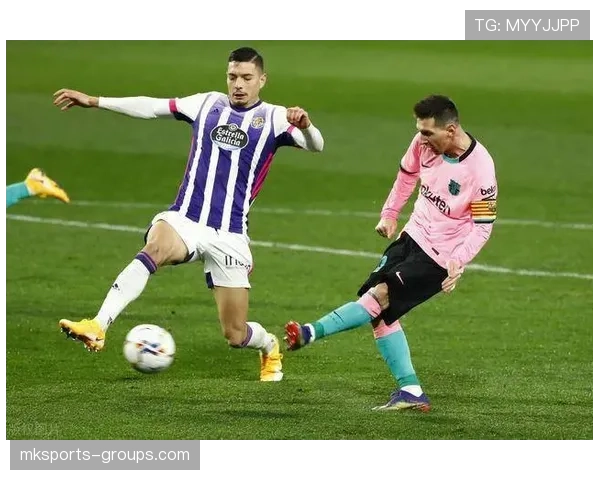 巴萨进攻体系过度依赖边路，现阶段战术单一性对赛季走势形成制约